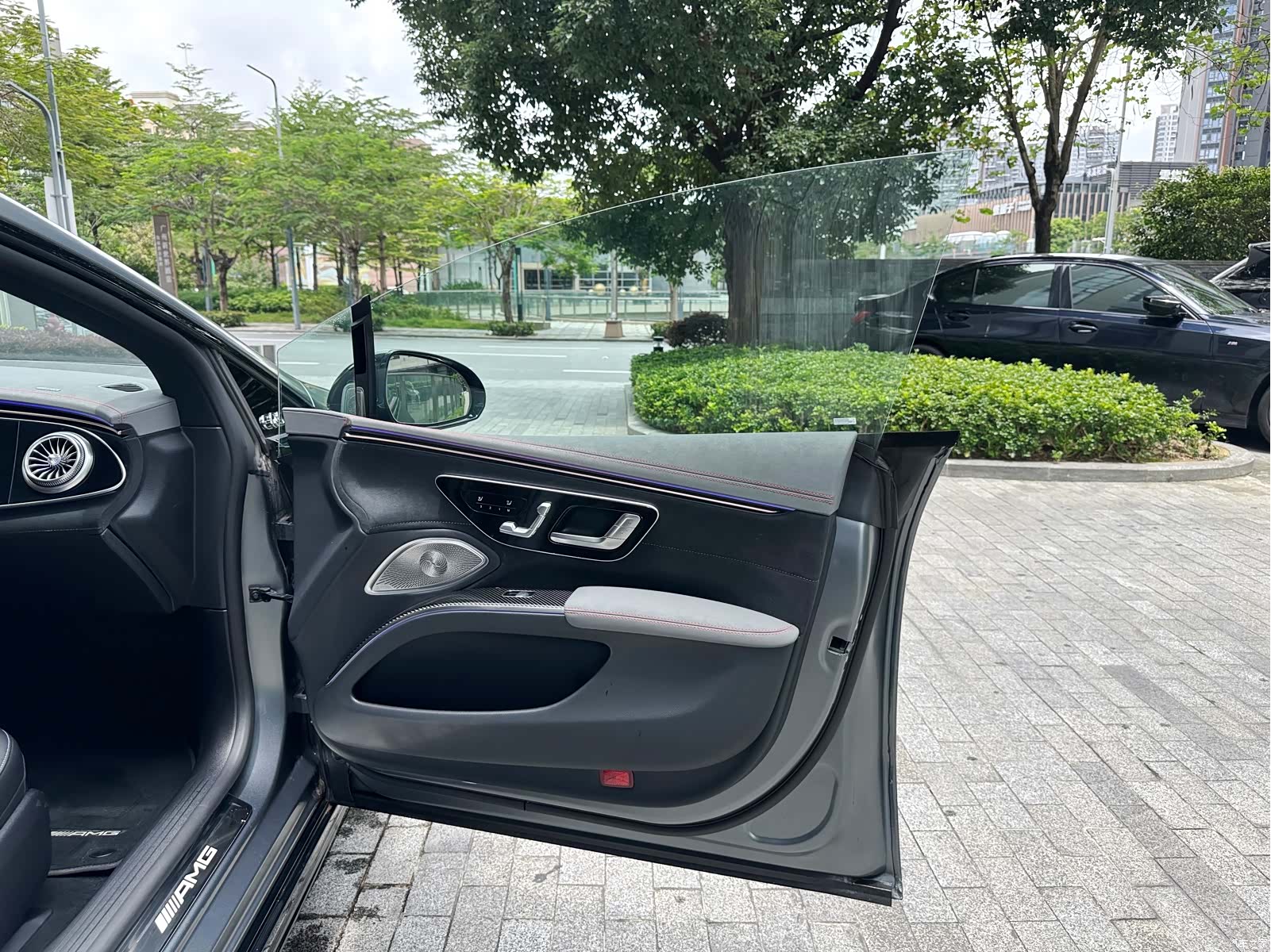 Mercedes-Benz EQS, 2025 10