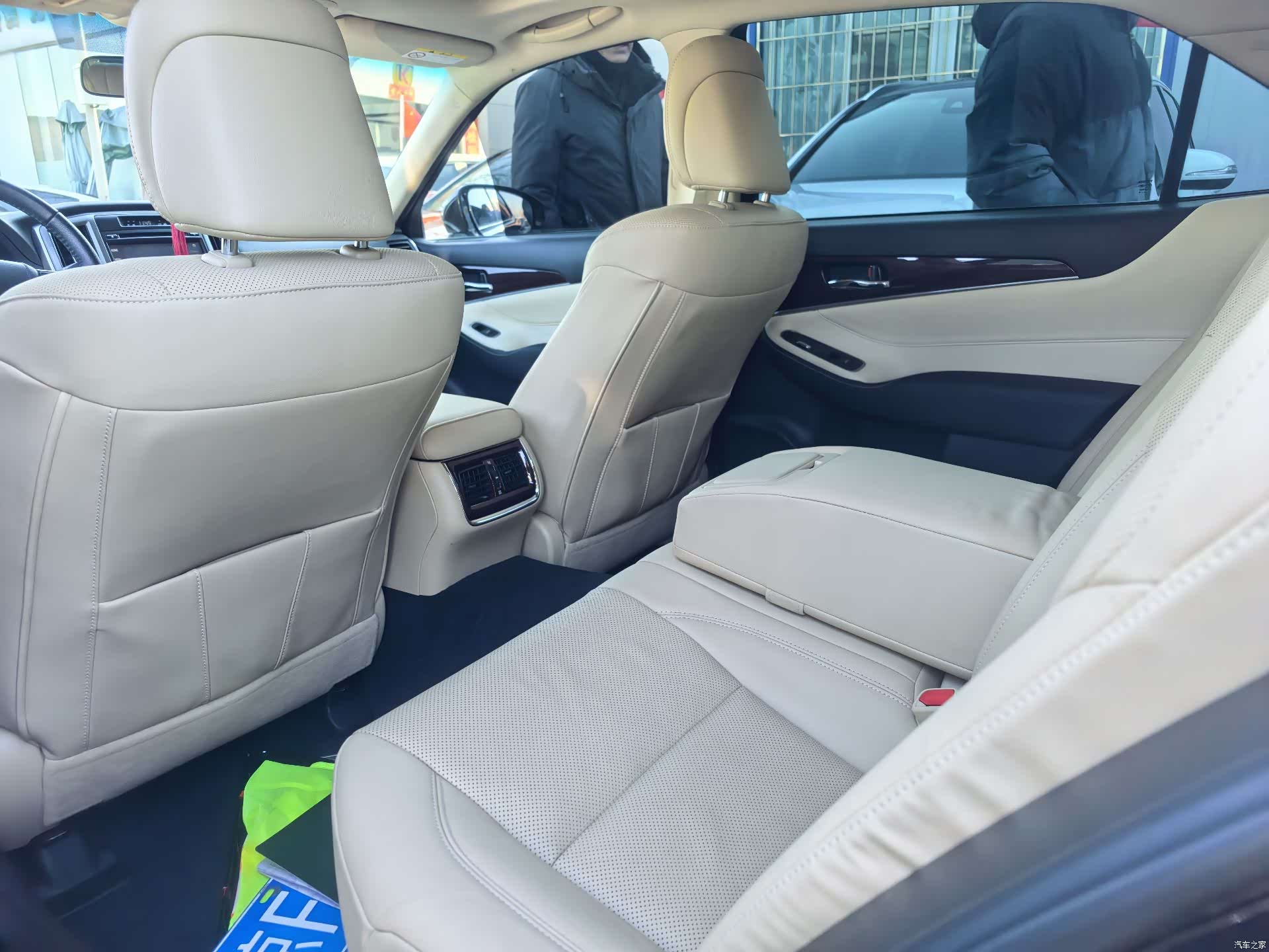 Toyota Crown, 2018 7
