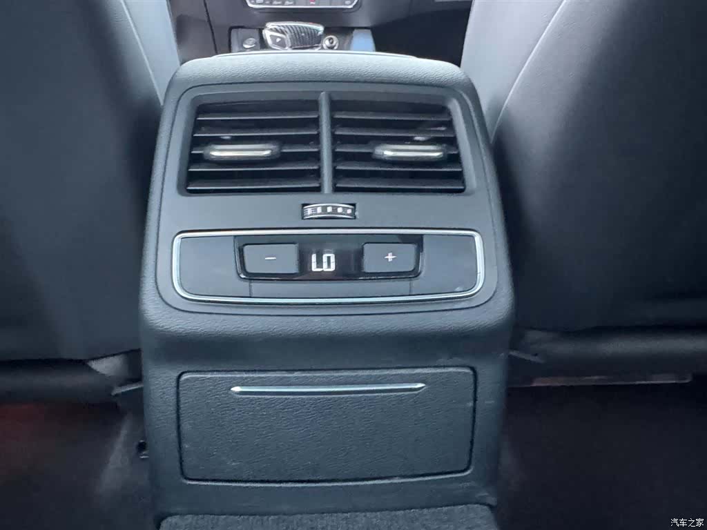 Audi A4L, 2025 10