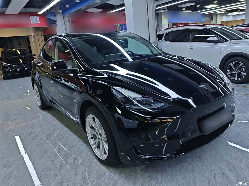 Tesla Model Y, 2023 4