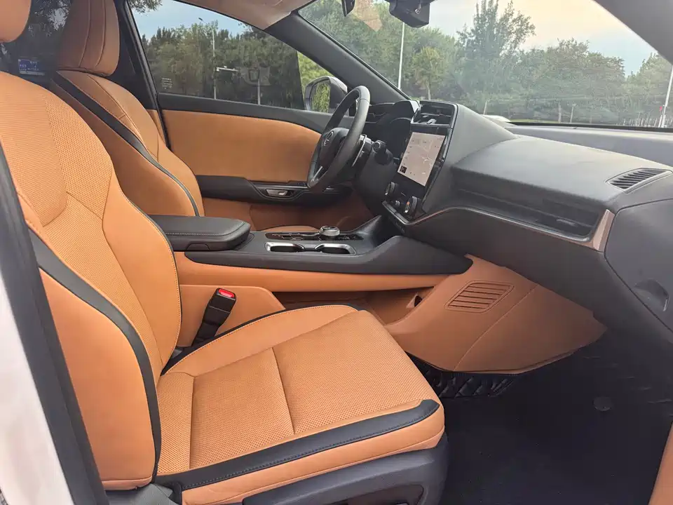 Lexus RZ