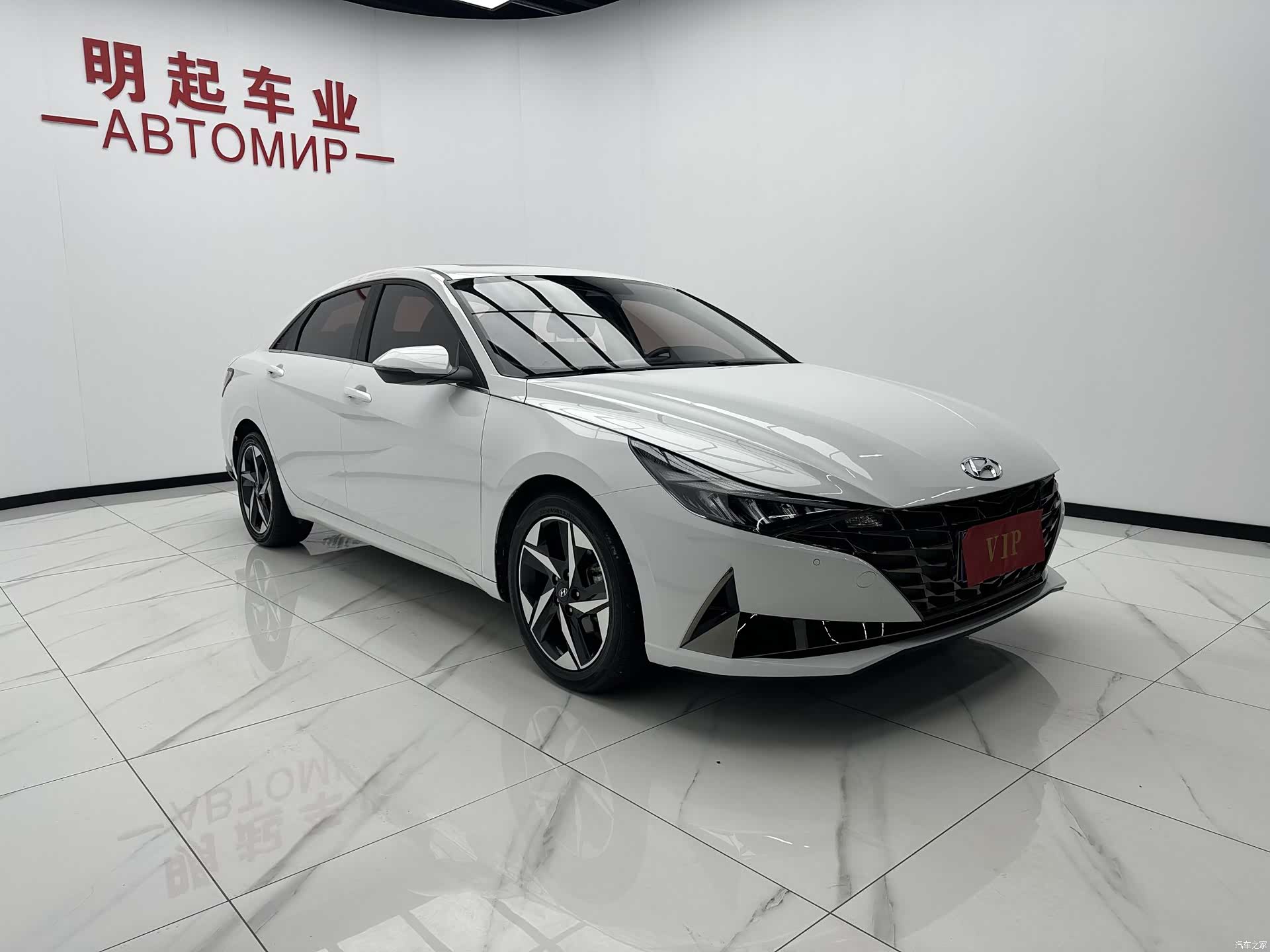 Hyundai Elantra, 2023 3