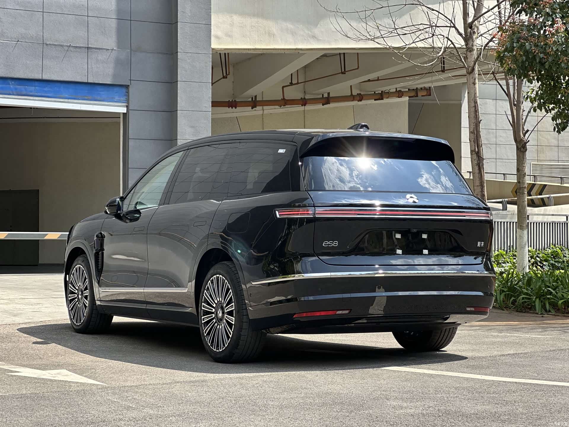 NIO ES8, 2026 7