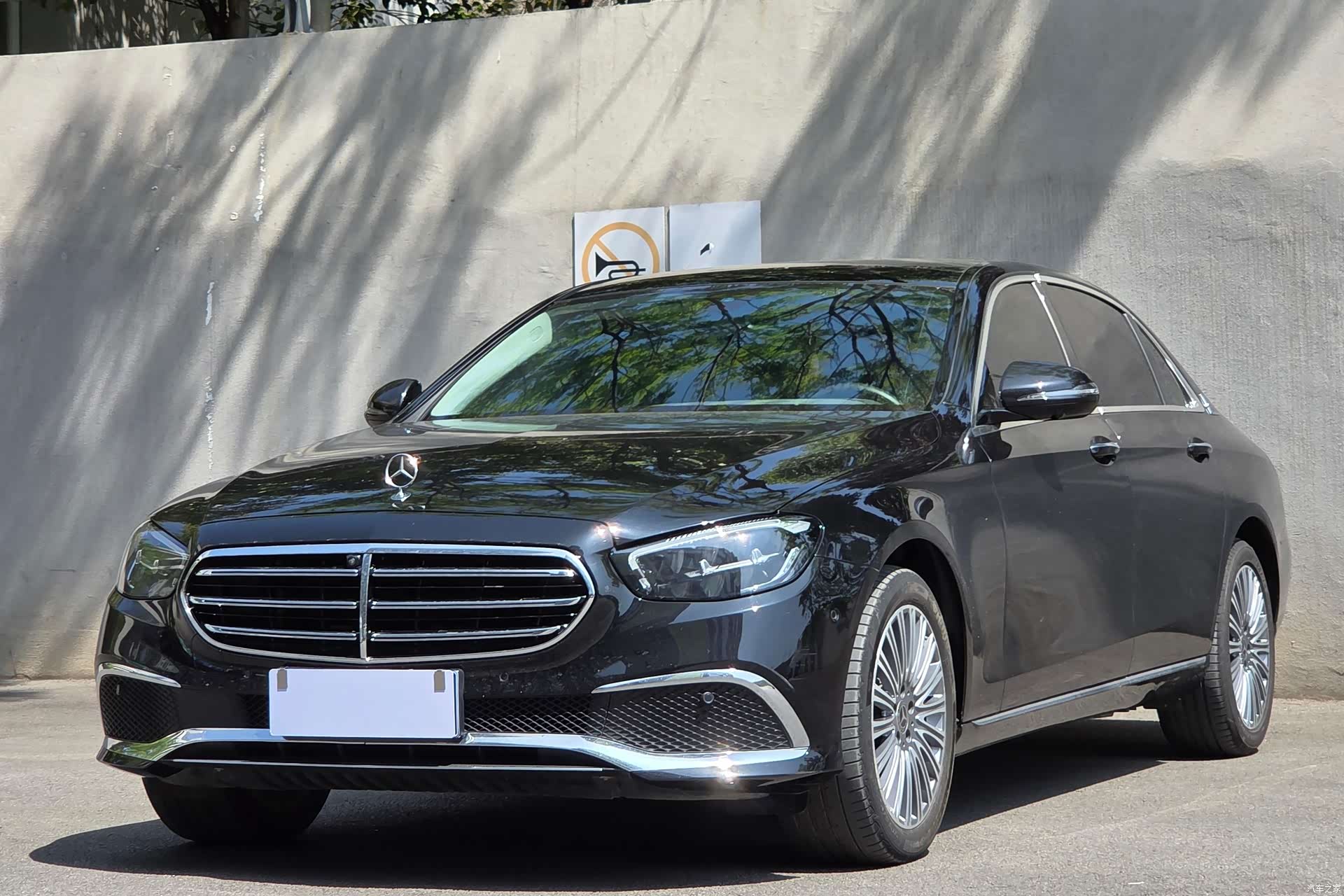 Mercedes-Benz E-Class, 2023 1