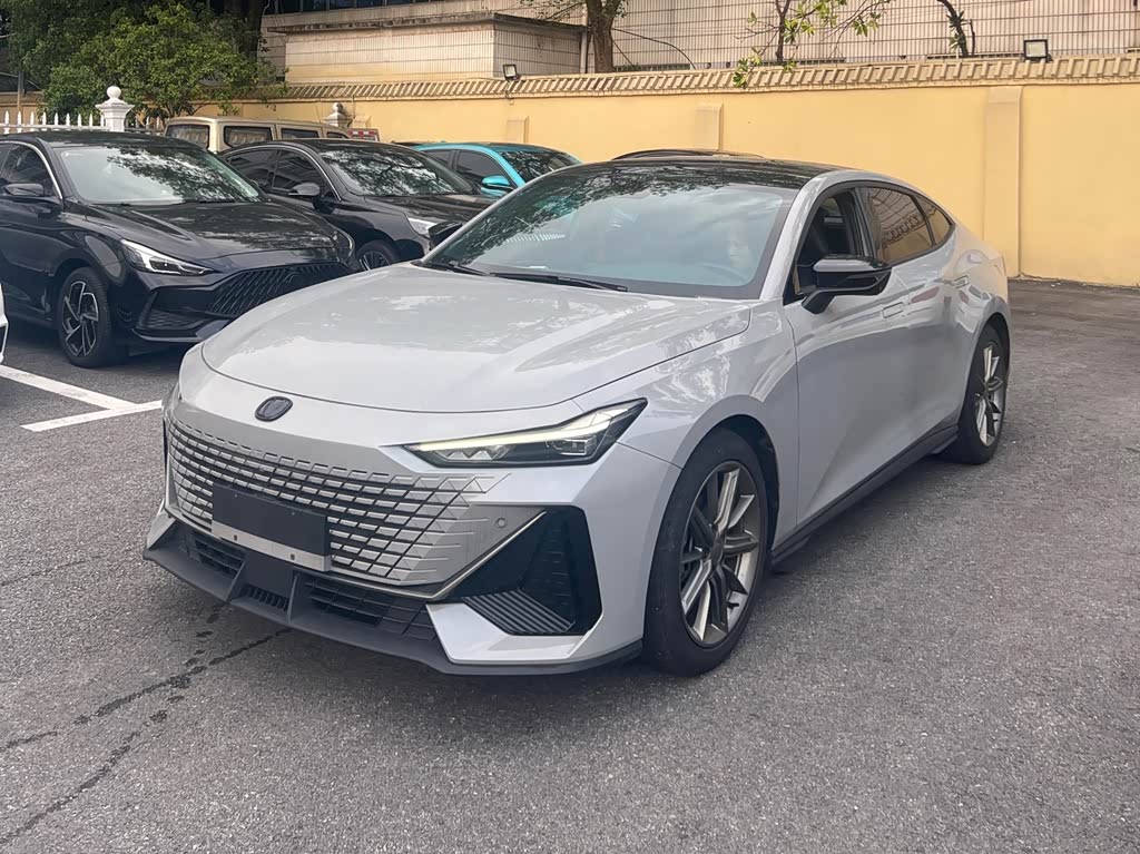 Changan UNI-V 2023 1.5T Premium