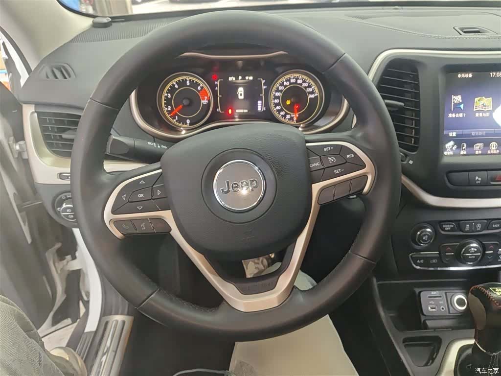 Jeep Cherokee, 2016 11