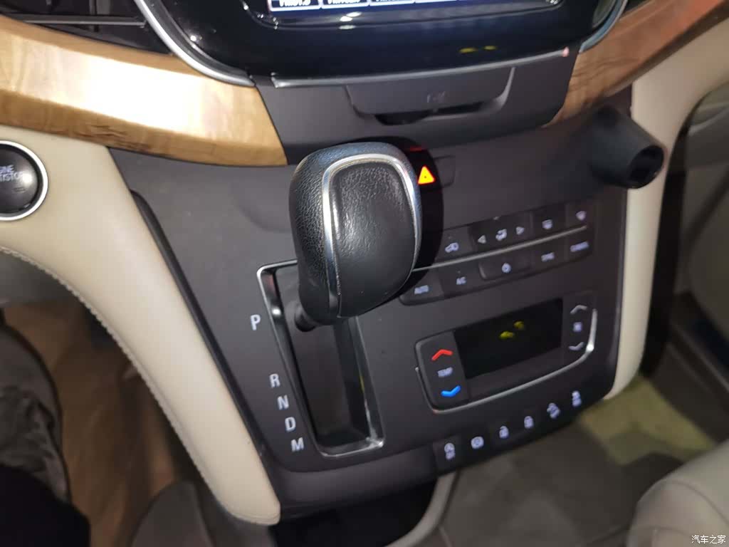 Buick GL8, 2019 14