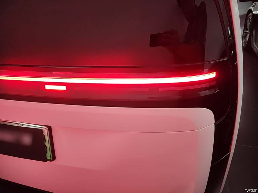 Li Auto MEGA, 2024 24