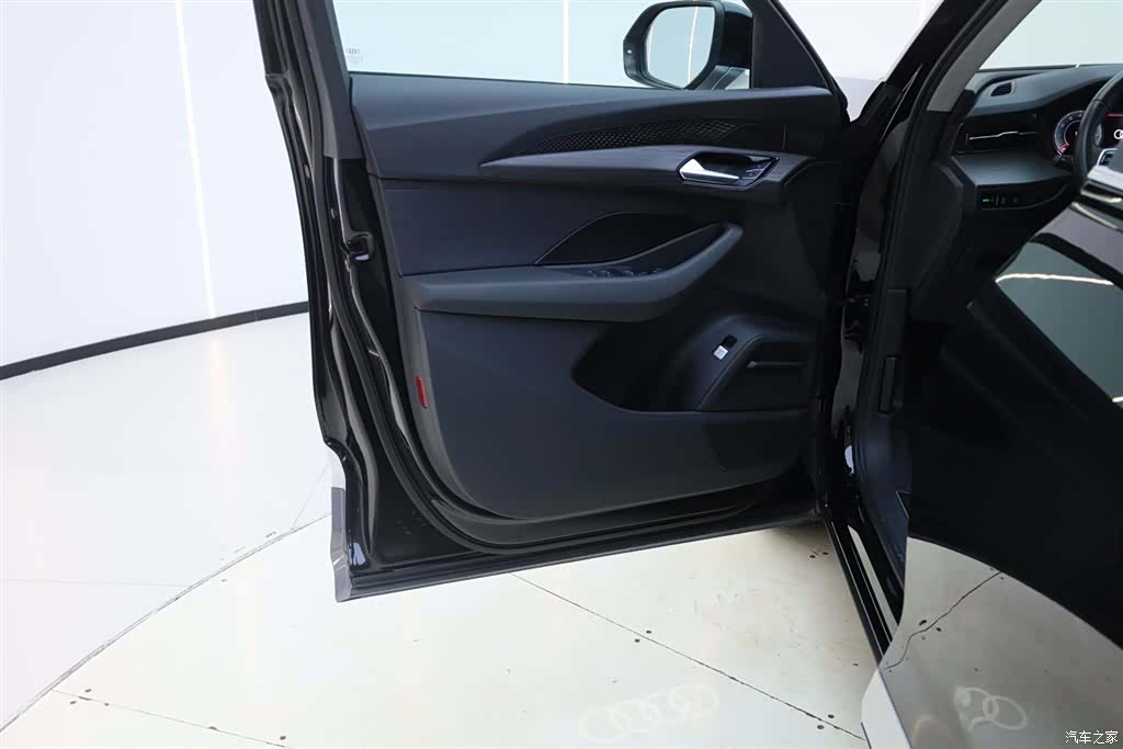 Audi Q6, 2024 28