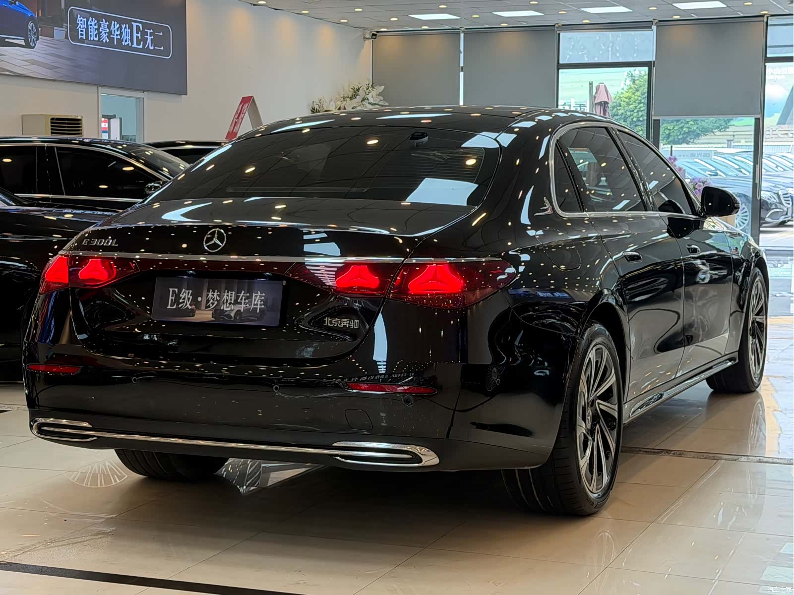 Mercedes-Benz E-Class, 2024 18
