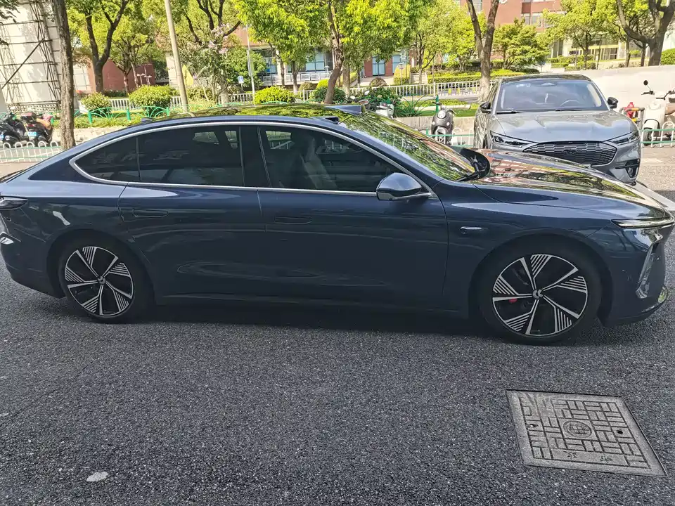 NIO ET7