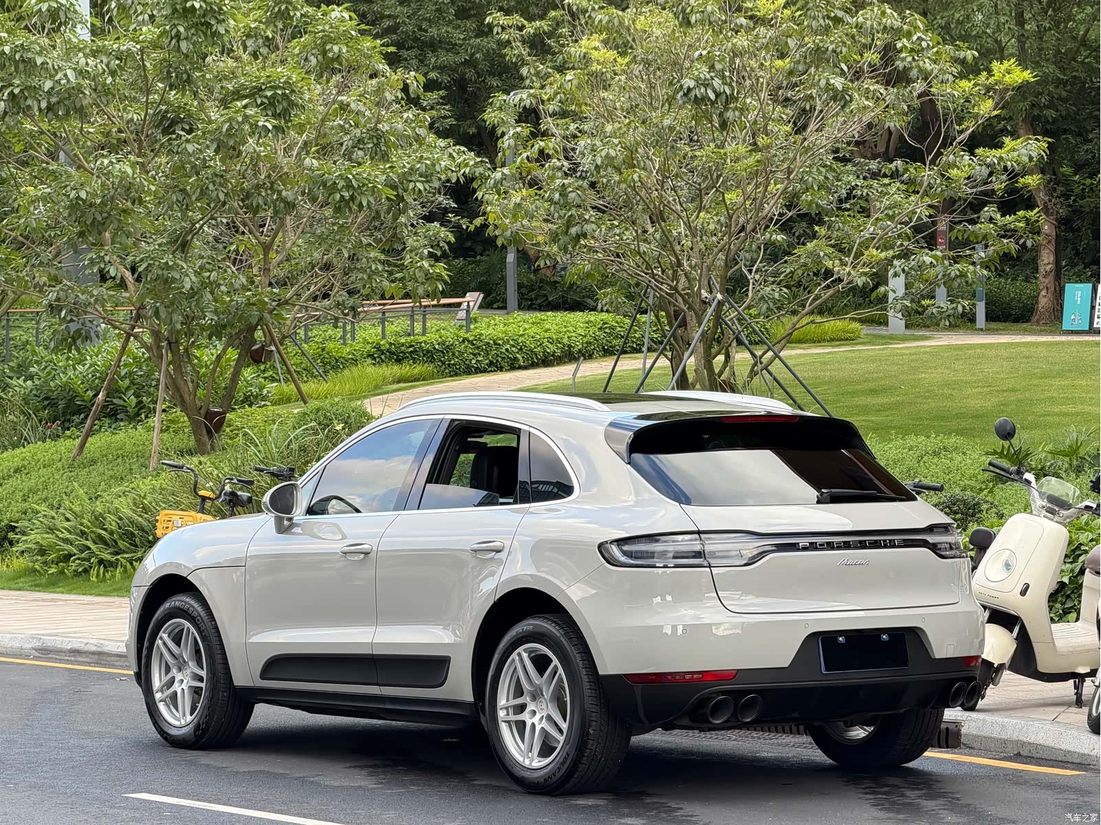 Porsche Macan, 2022 3