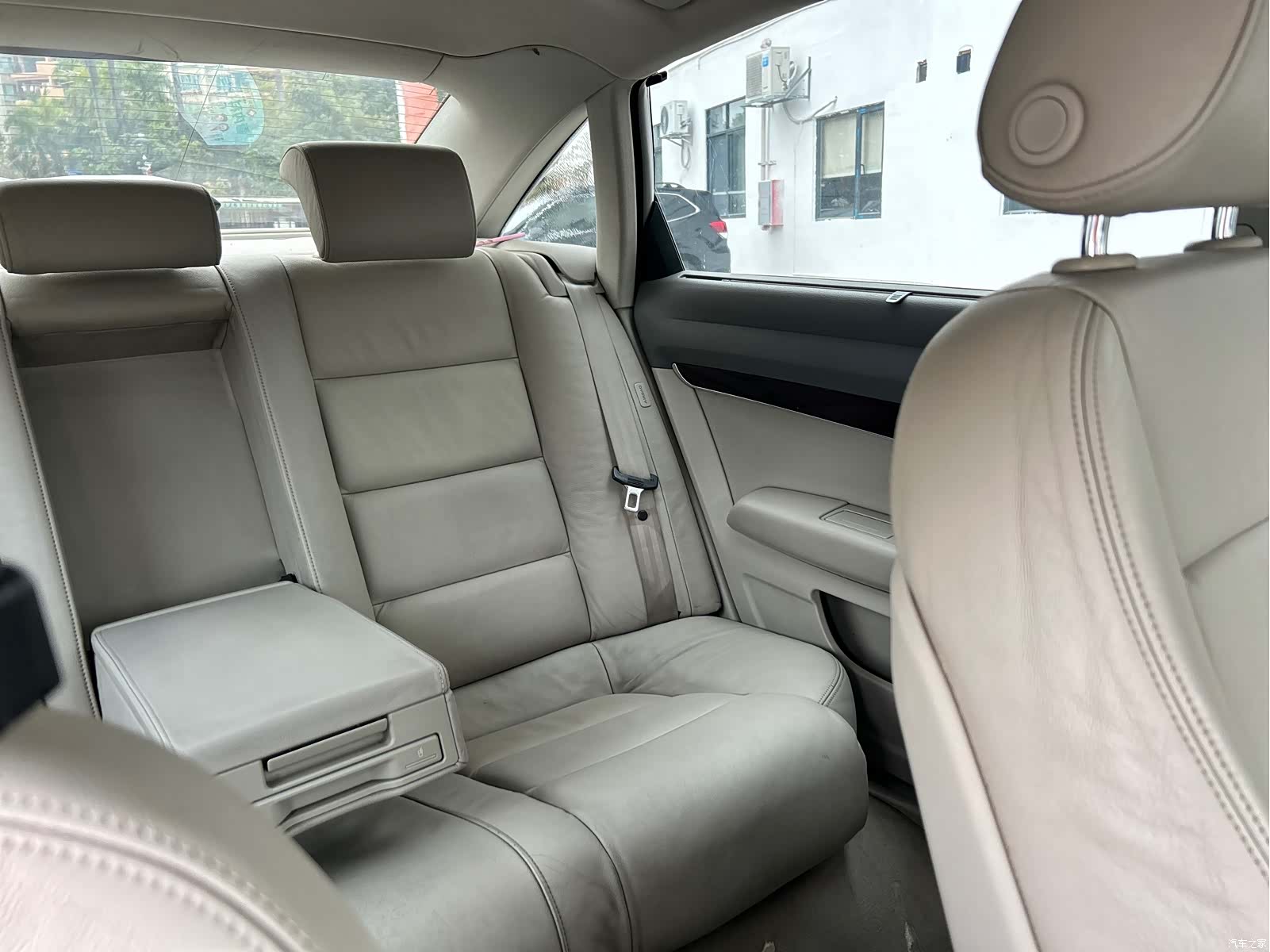 Audi A6L, 2010 39