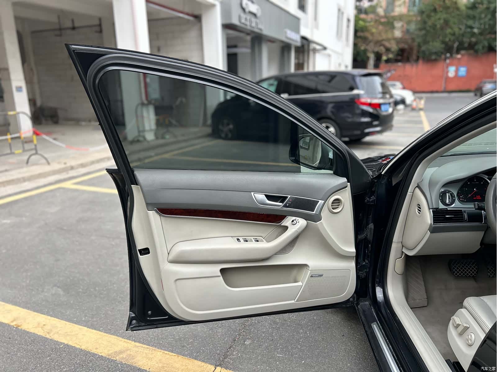 Audi A6L, 2010 9