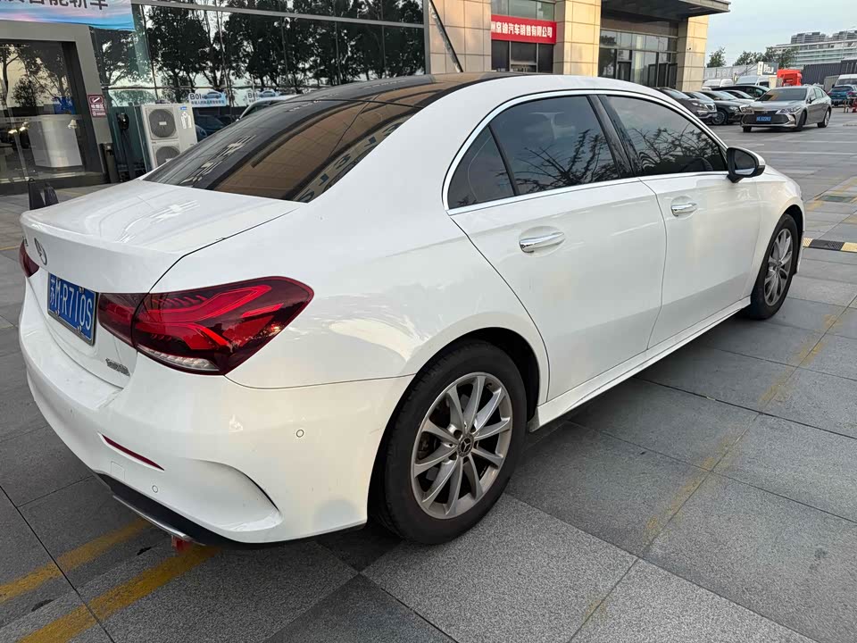 Mercedes-Benz Class A Mercedes-Benz Class A