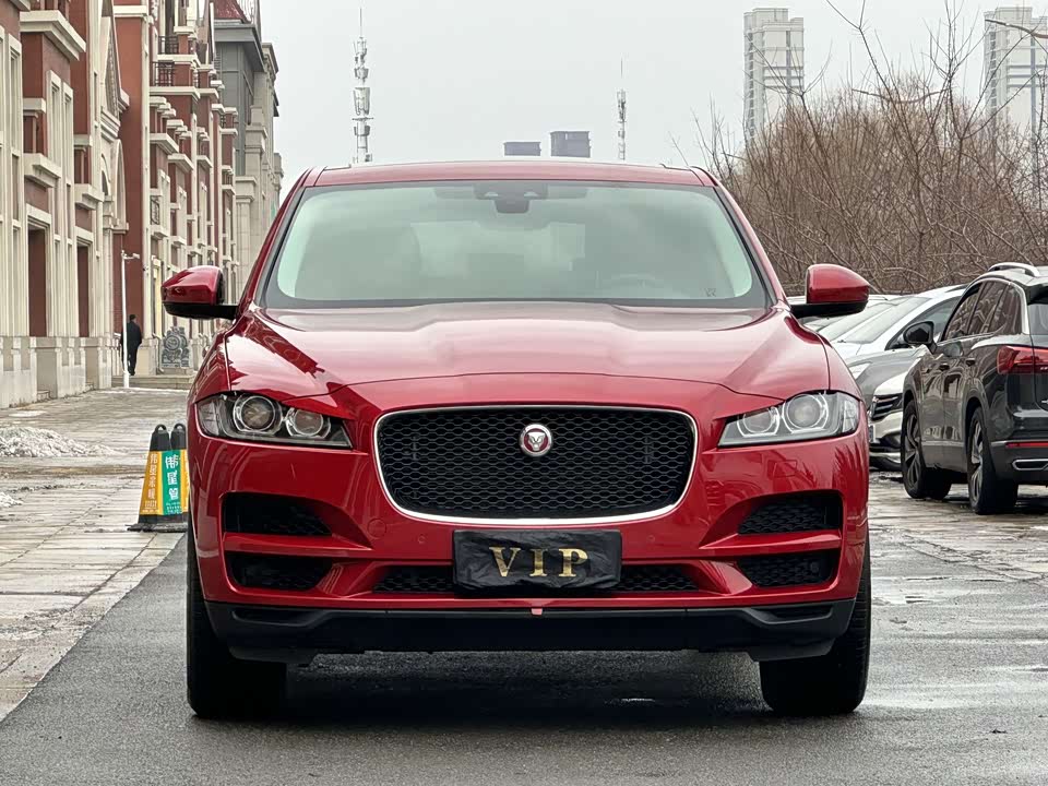 Jaguar F-PACE