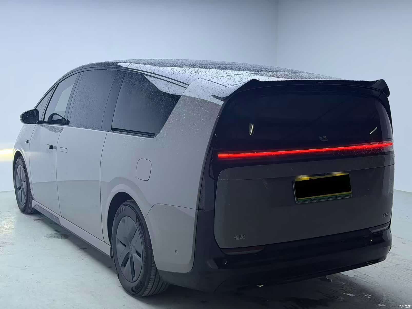 Li Auto MEGA, 2025 4