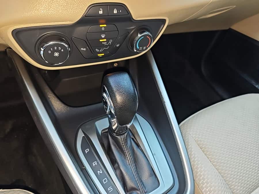 Ford Focus 2017, фото 13