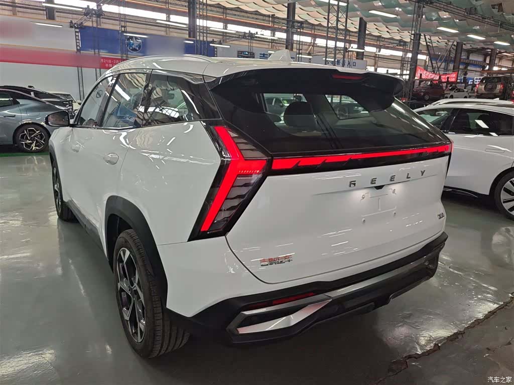 Geely Boyue, 2026 все фото