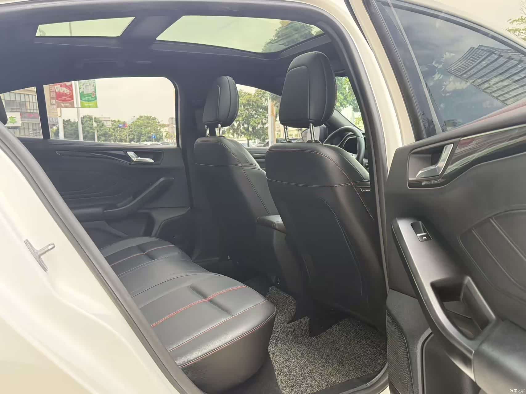 Ford Focus, 2023 16