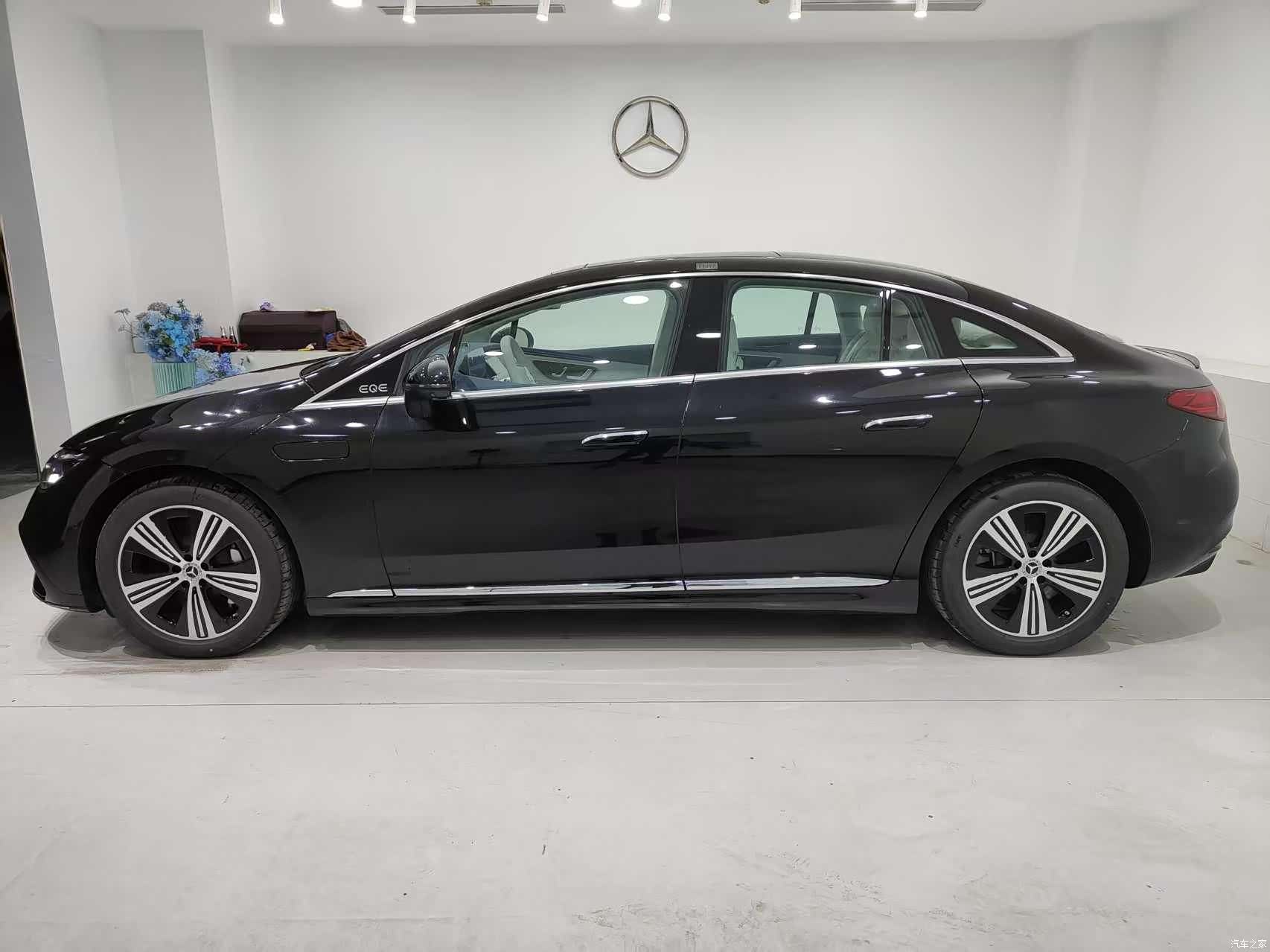 Mercedes-Benz EQE, 2025 11