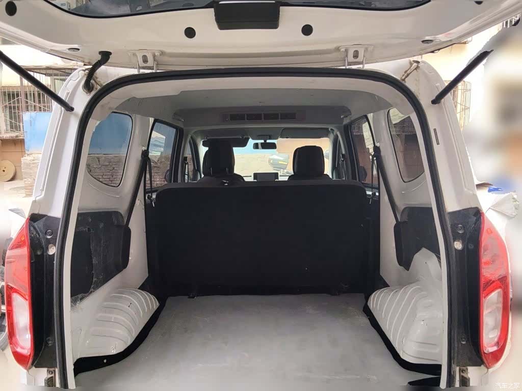 Wuling Hongguang, 2025 10