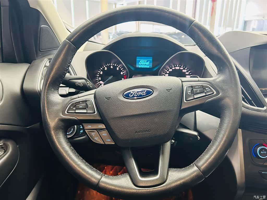 Ford Kuga, 2017 15