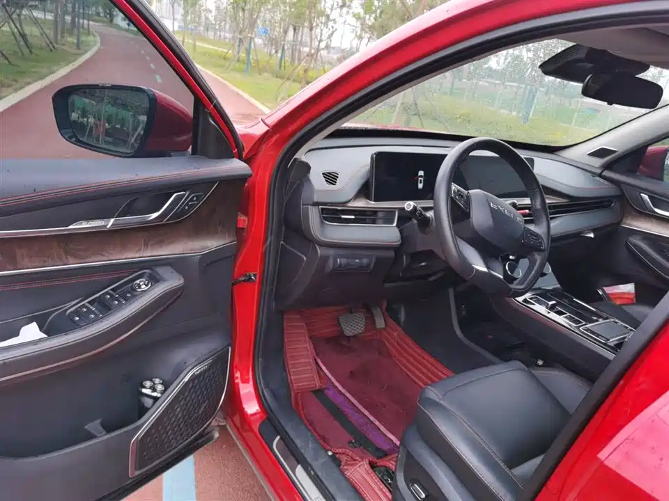 Exeed Chasing the wind