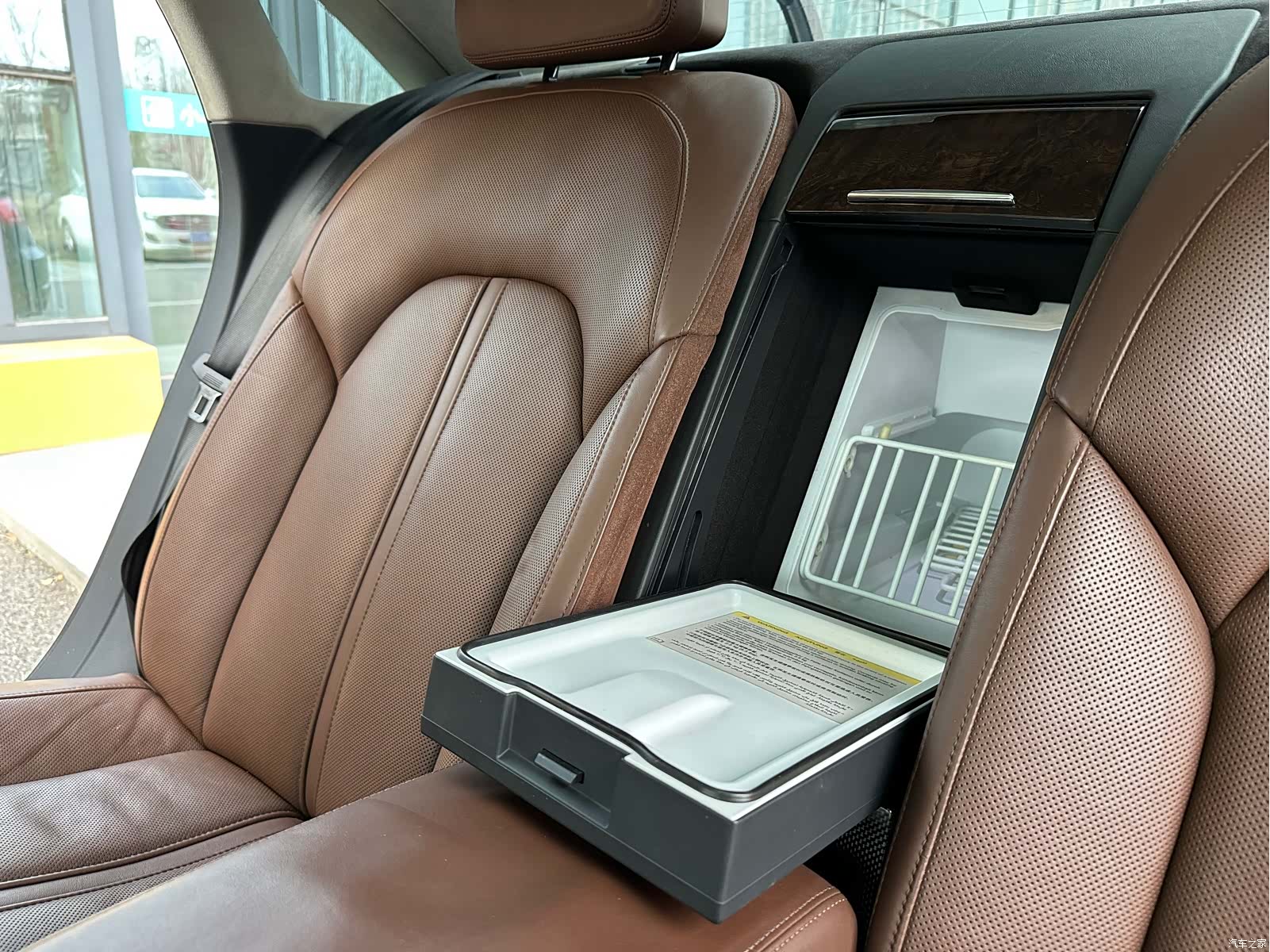 Audi A8L, 2011 8