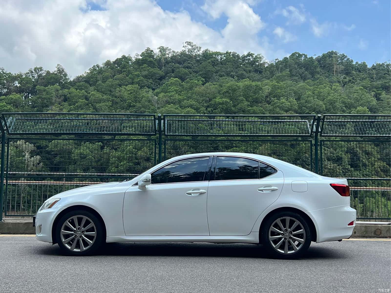 Lexus IS, 2009 4