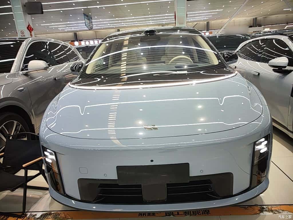 Li Auto i8, 2025 3