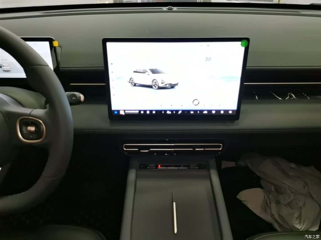 Wuling Starlight, 2025 13