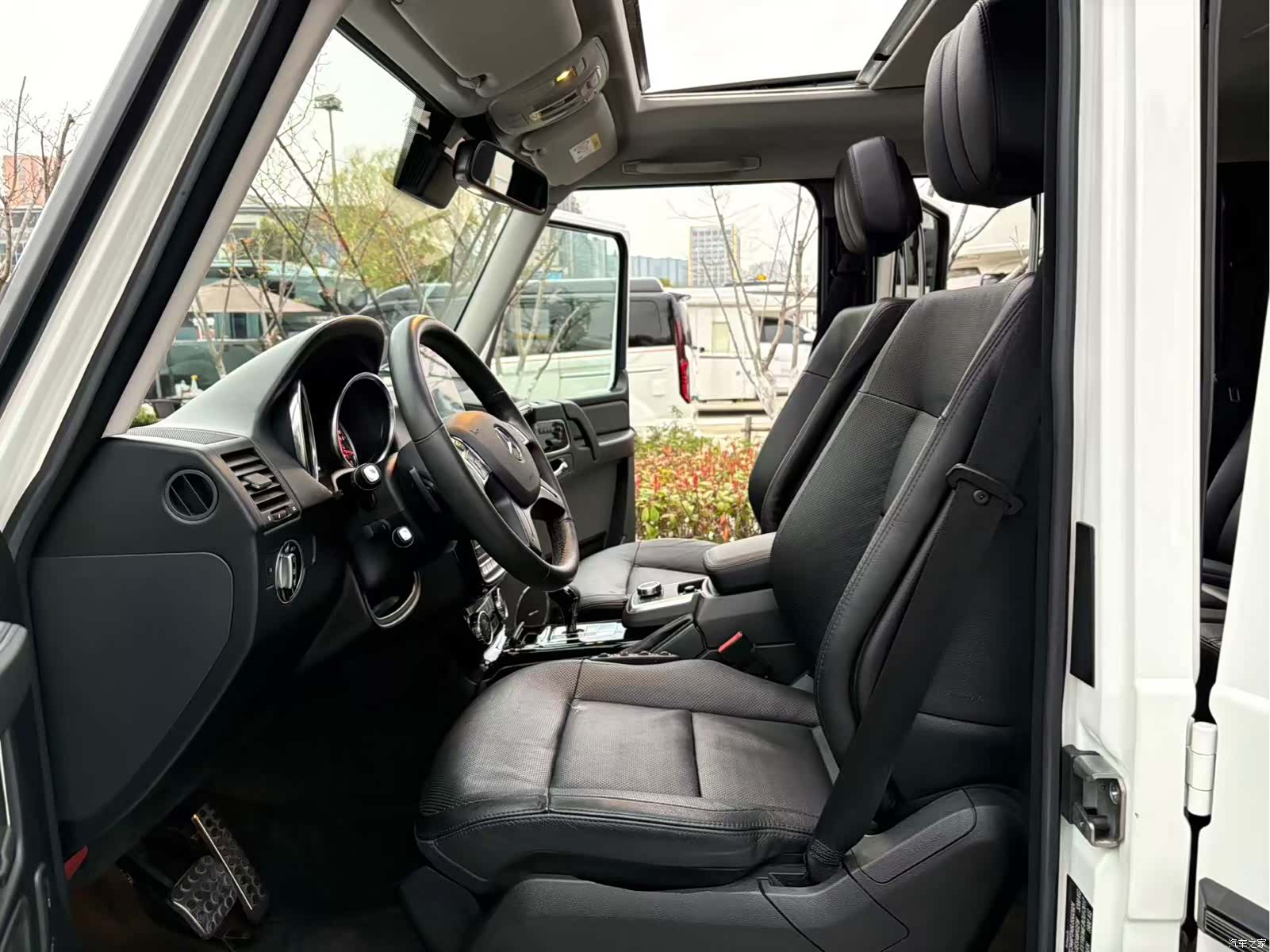 Mercedes-Benz G-Class, 2019 13