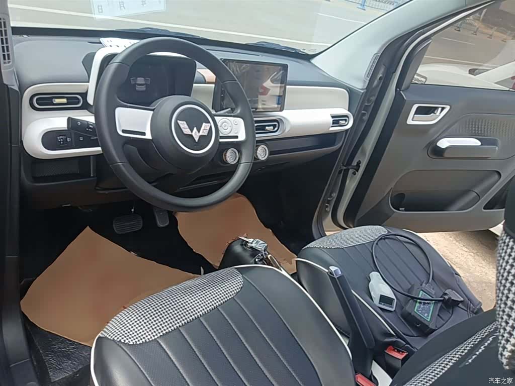 Wuling MINIEV, 2025 10