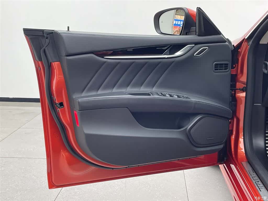 Maserati Ghibli, 2026 10