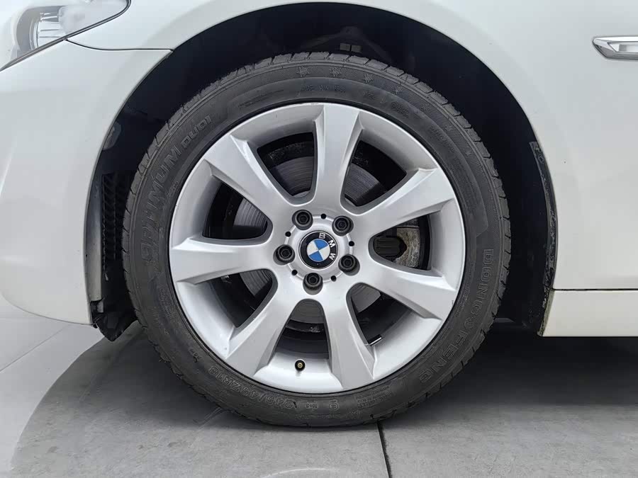 BMW 5 Series 2014, фото 17