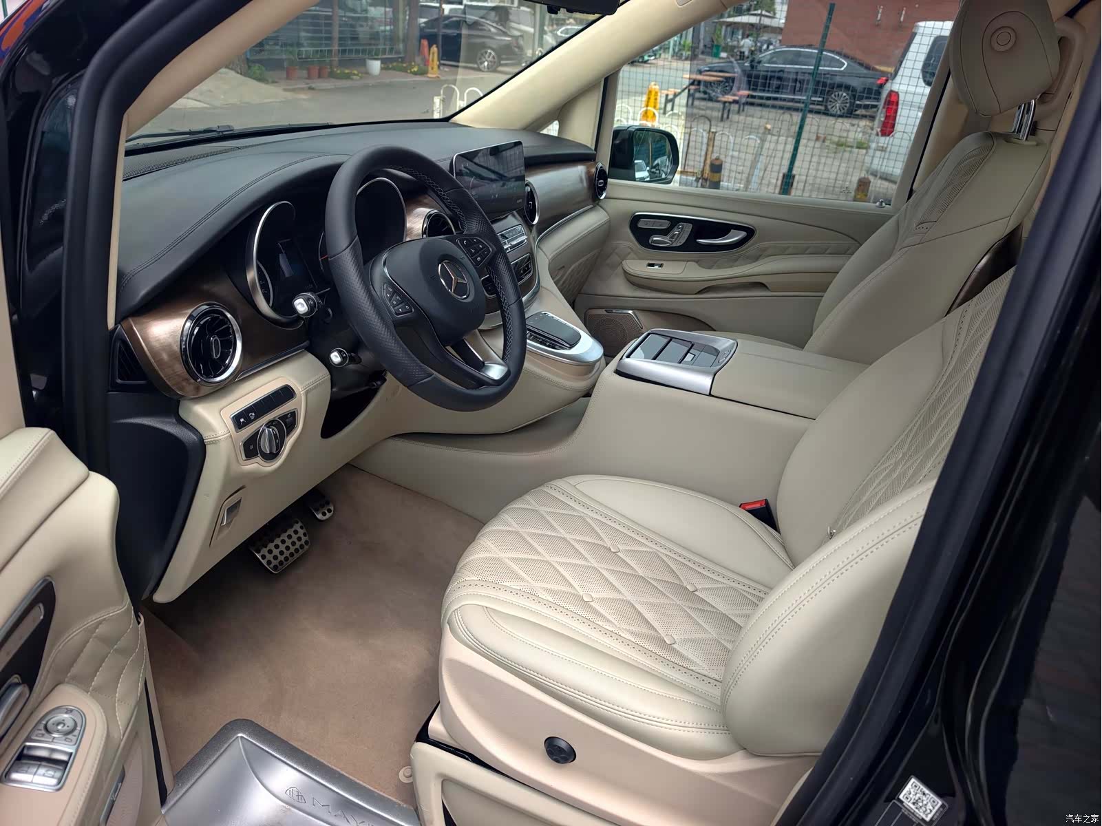 Mercedes-Benz V-Class, 2022 7