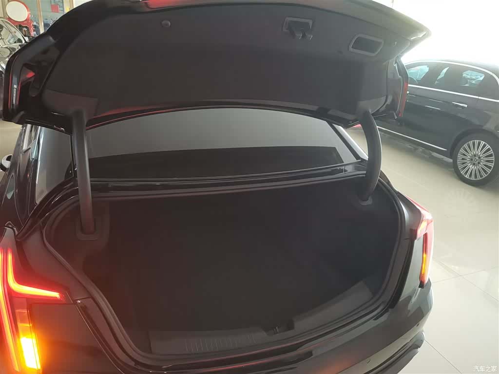 Cadillac CT5, 2023 18