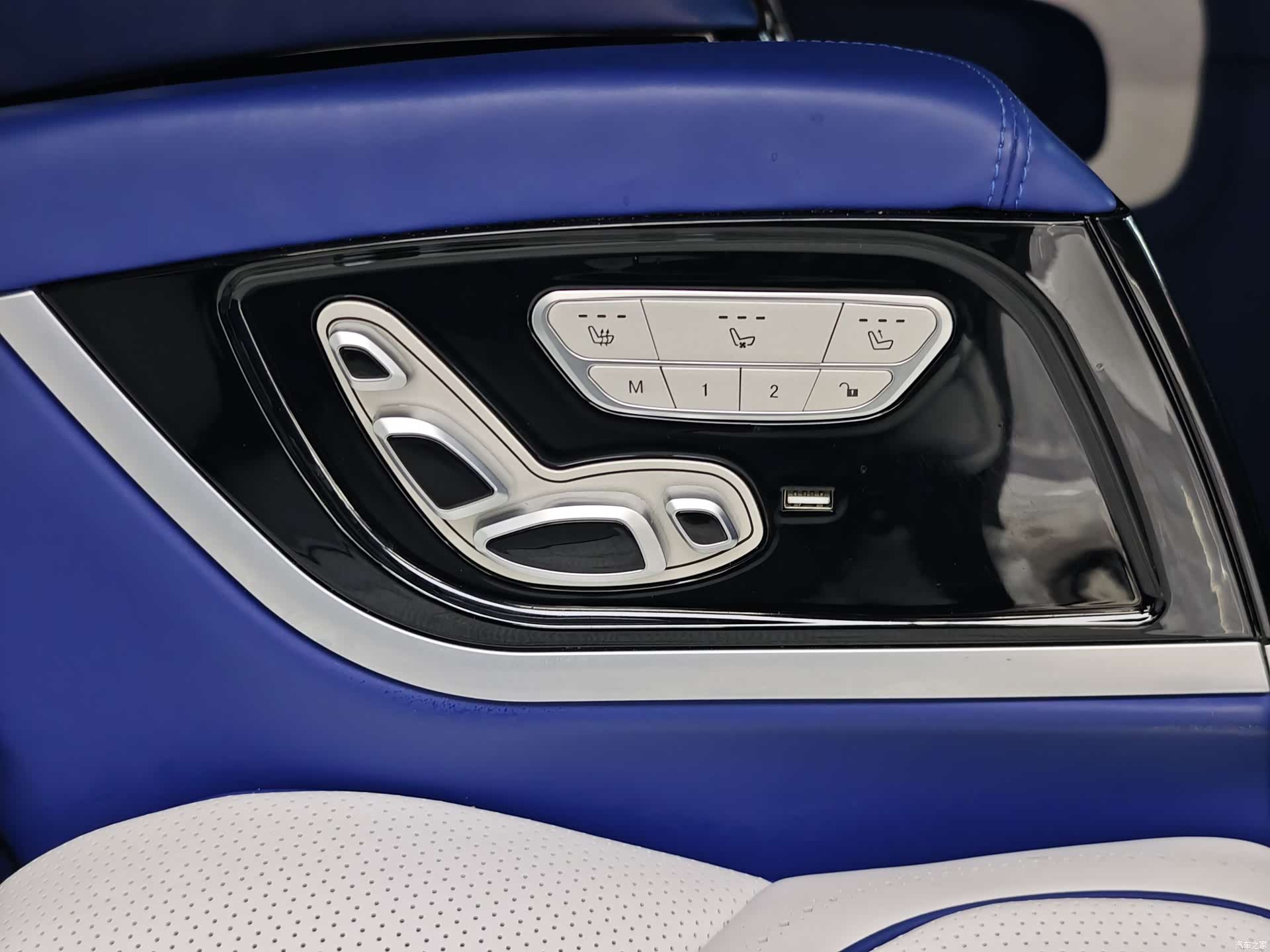 Mercedes-Benz V-Class, 2023 23