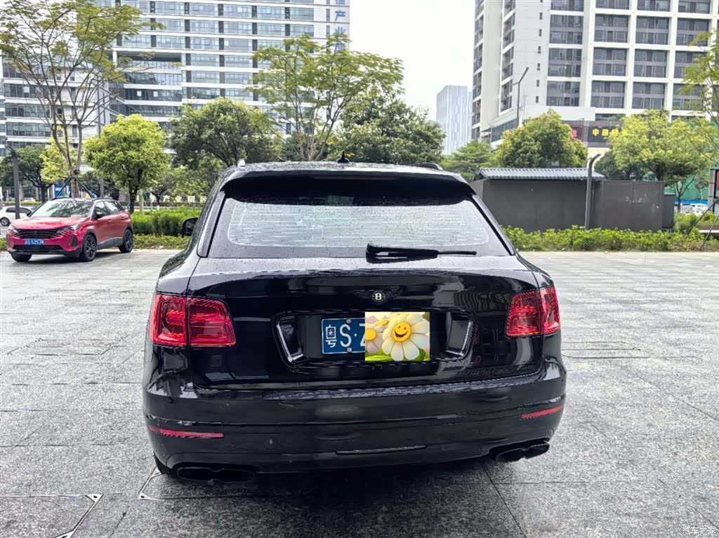 Bentley Bentayga, 2019 10