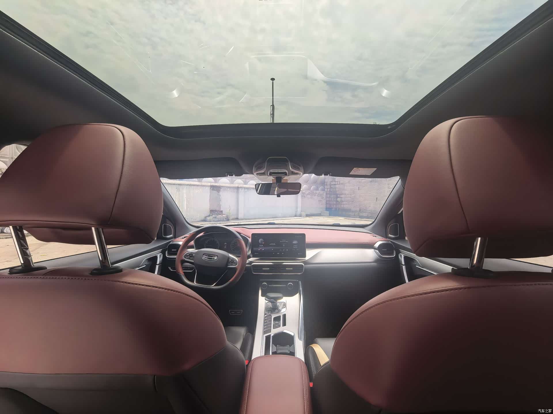 Geely Coolray, 2022 6