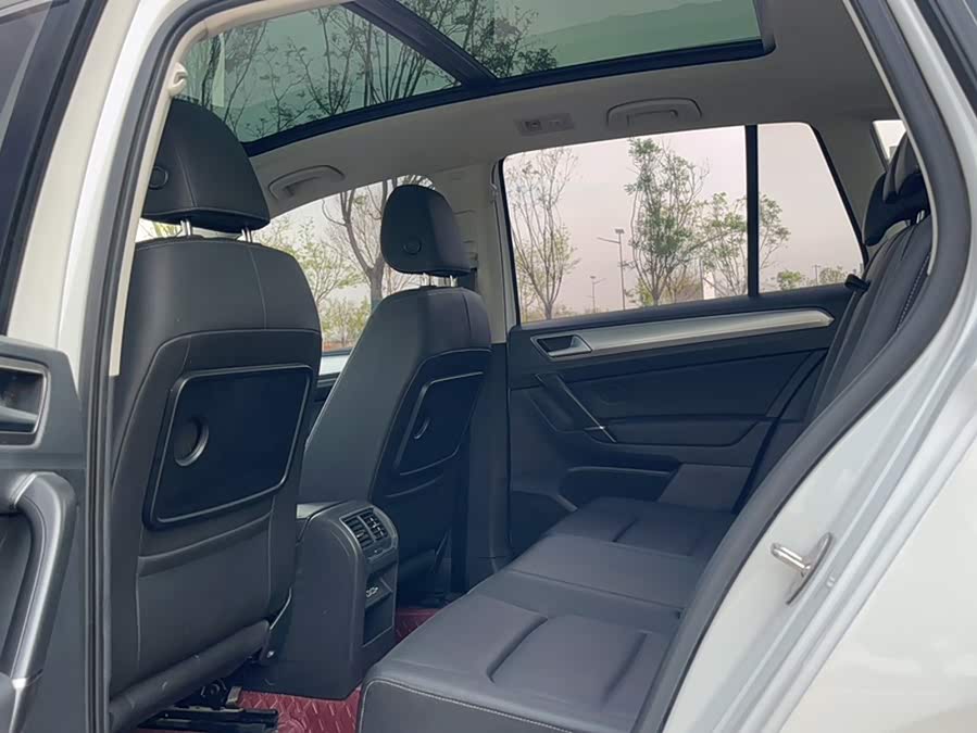 Volkswagen Golf·Jia Lü 2019, фото 13
