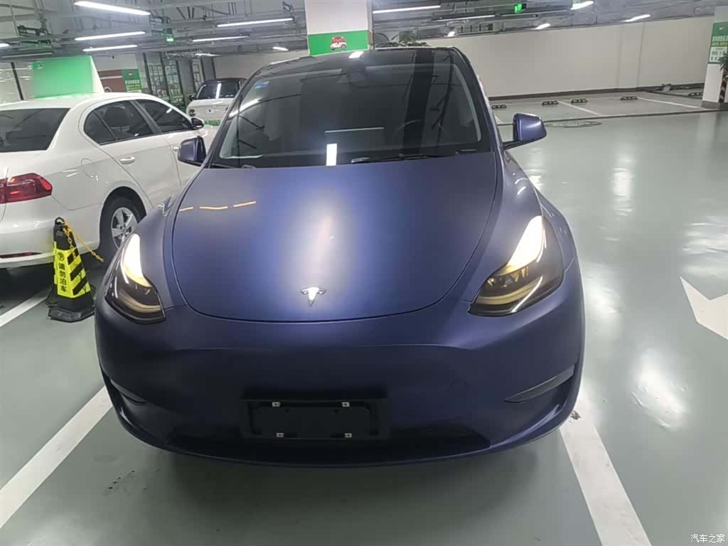 Tesla Model Y, 2021 3
