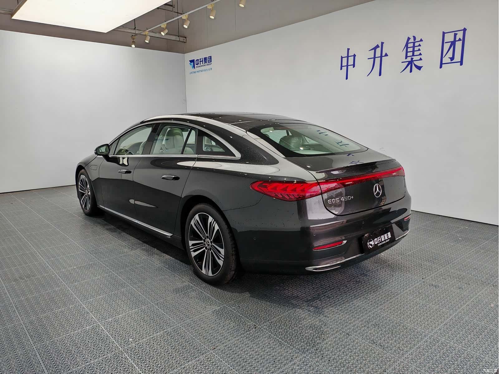 Mercedes-Benz EQS, 2025 4