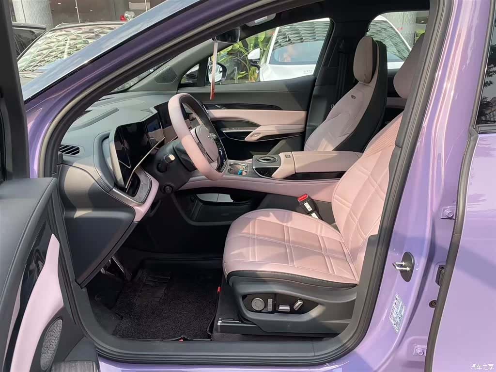 Hongqi 08, 2025 8