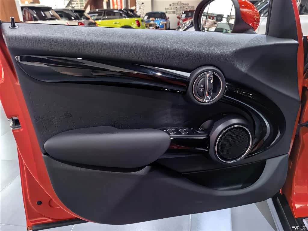 Mini ONE, 2019 15