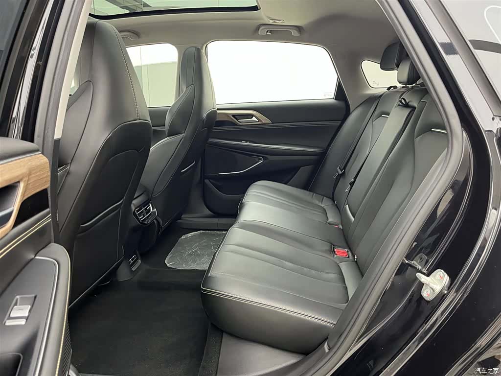 Xpeng P5, 2022 7