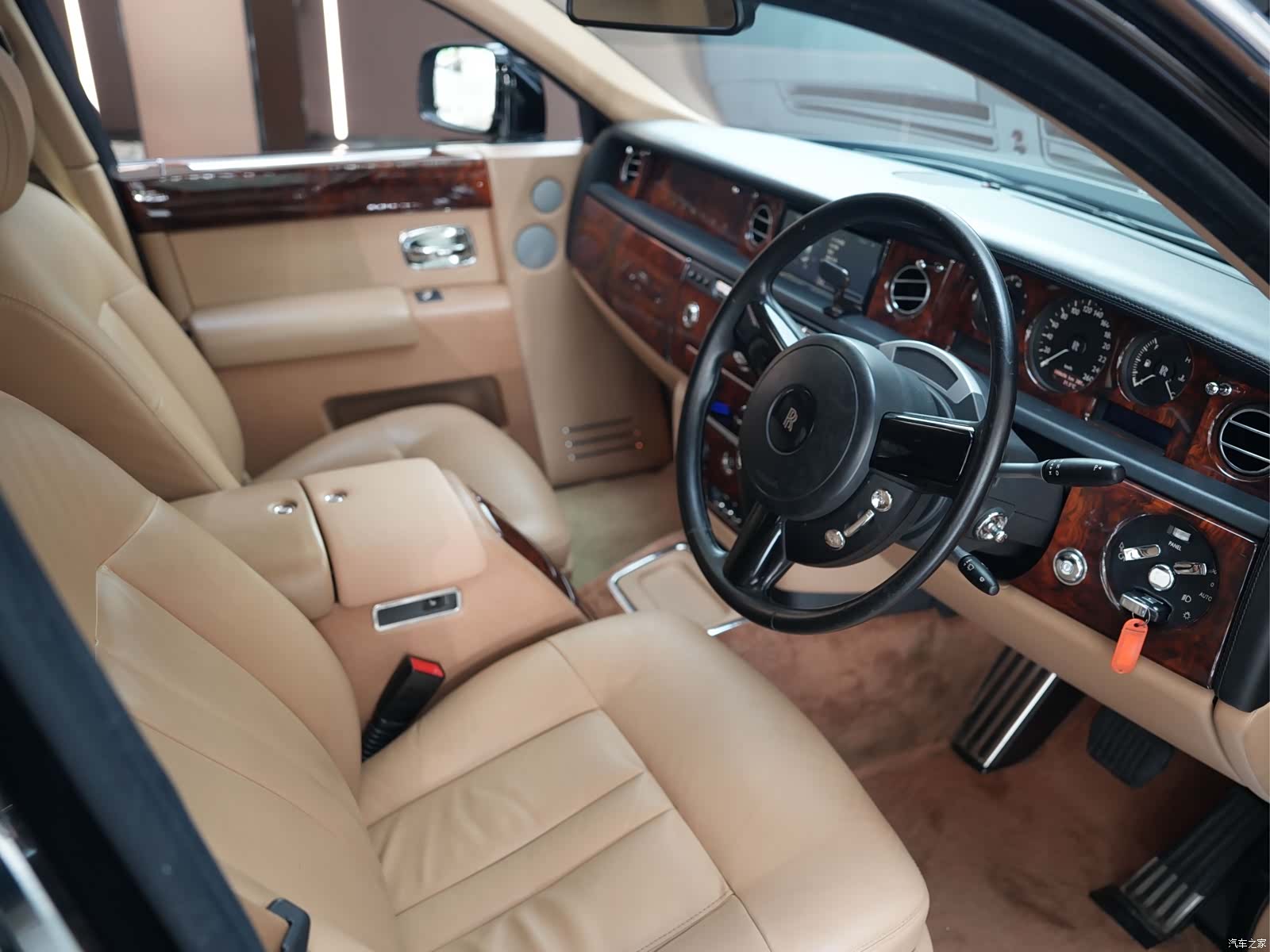 Rolls-Royce Phantom, 2017 4