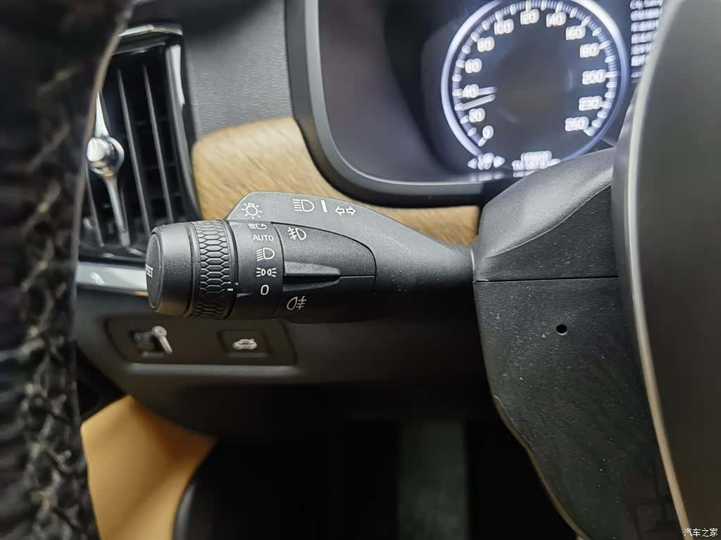 Volvo S90, 2019 21