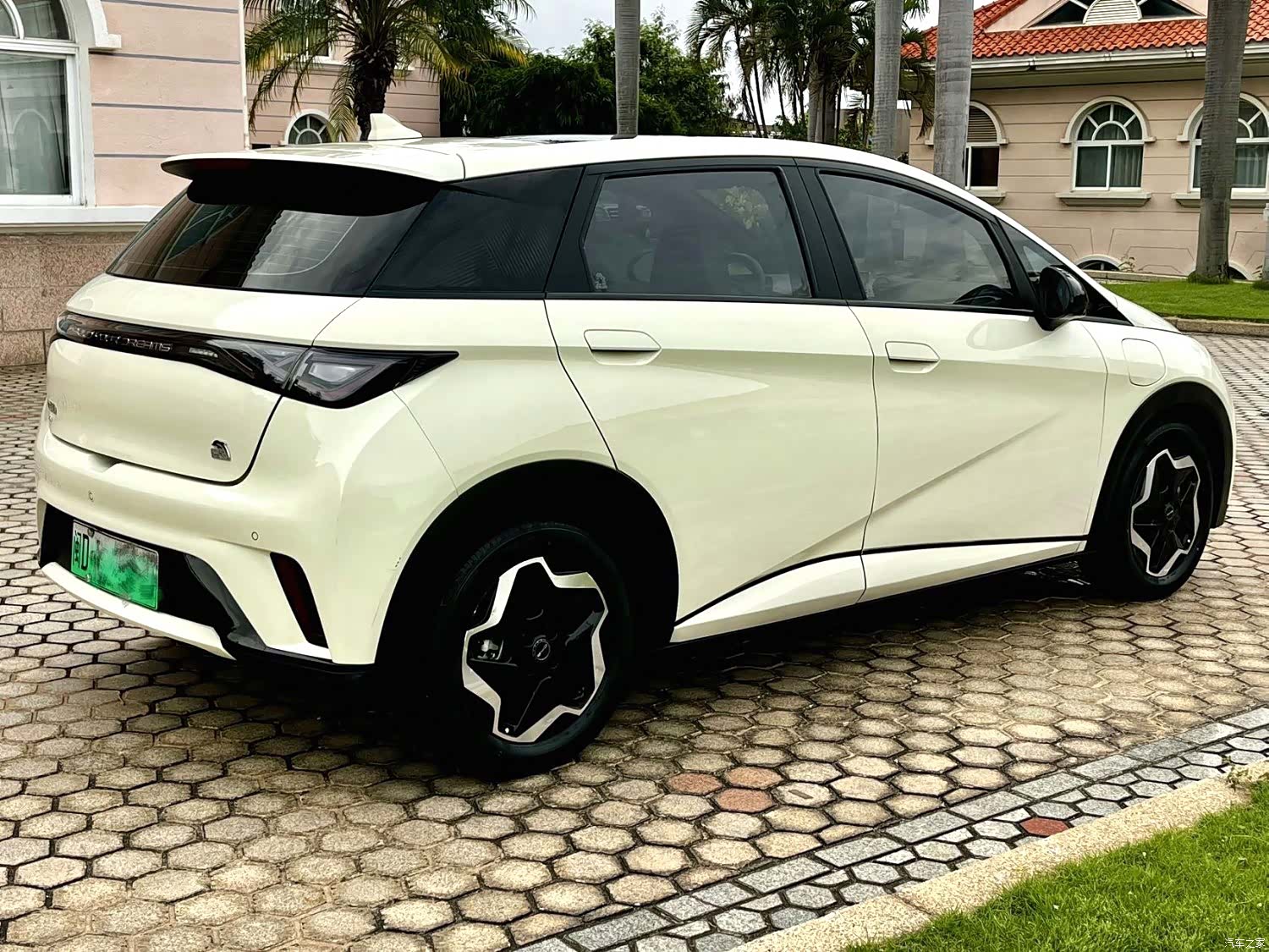 BYD Dolphin, 2023 4
